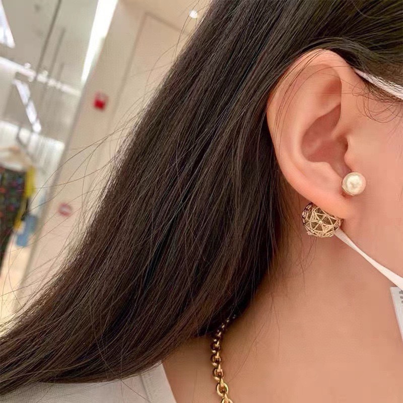 chr1st1an D10r earrings